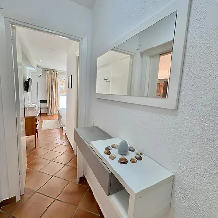 Aquamarina Sea View Apartment